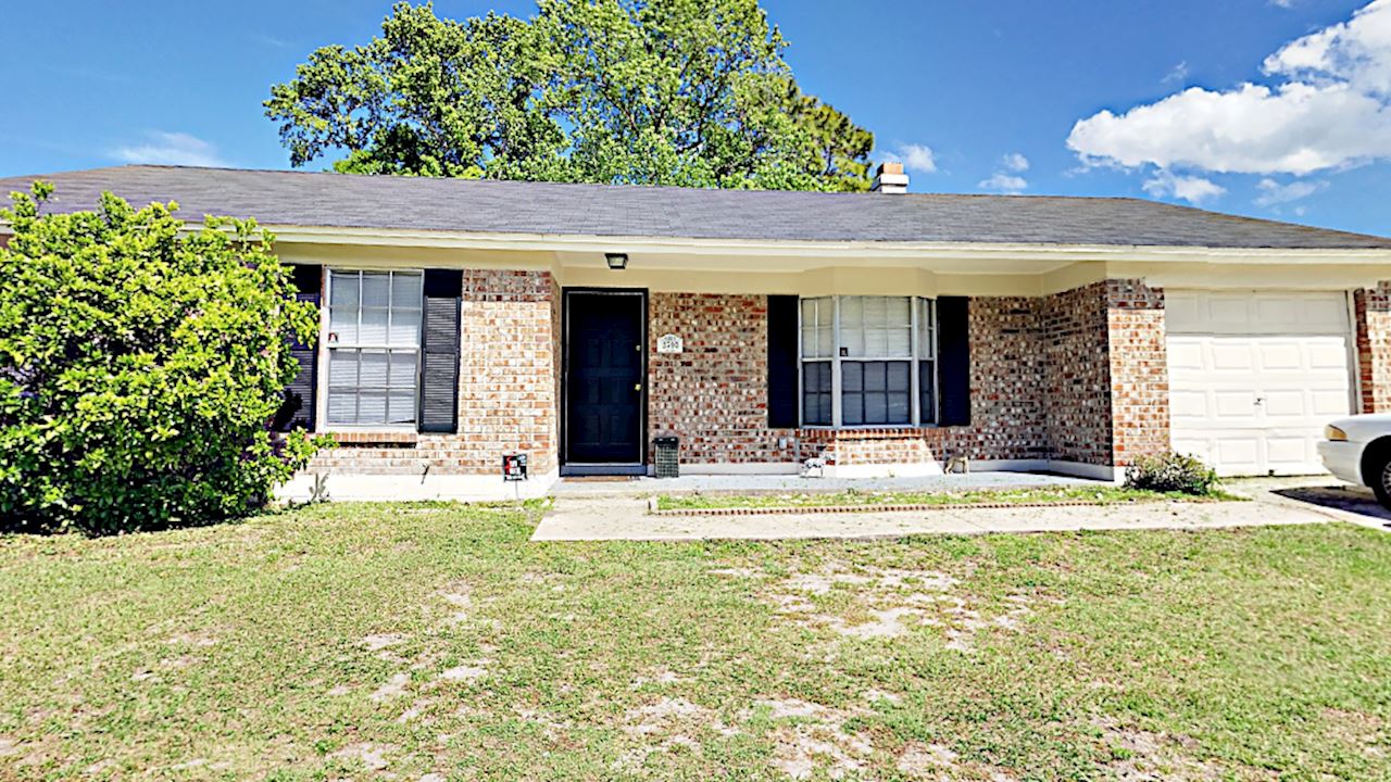 2593 Spring Lake Rd WJacksonville32210, Duval