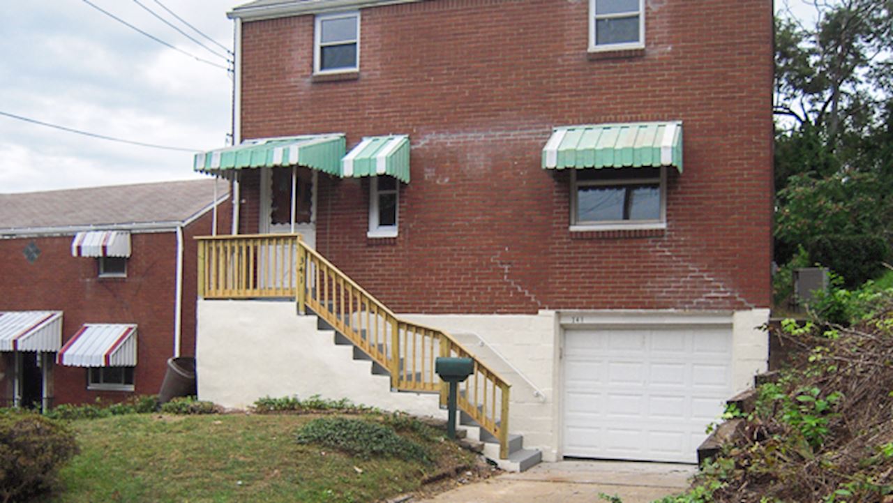 341 McCutcheon LnPittsburgh15235, Allegheny