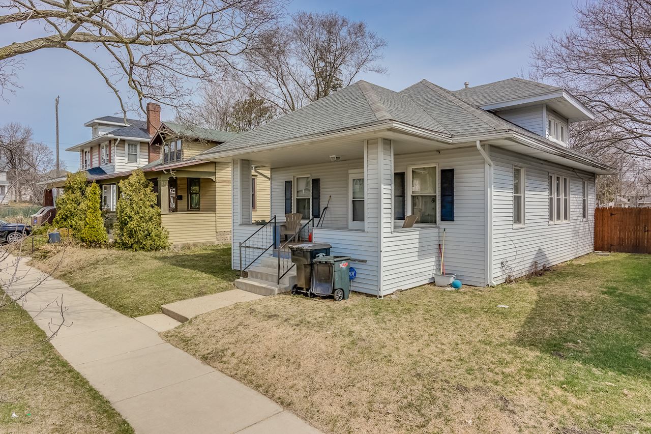 822 N Saint Louis BlvdSouth Bend46617, St Joseph