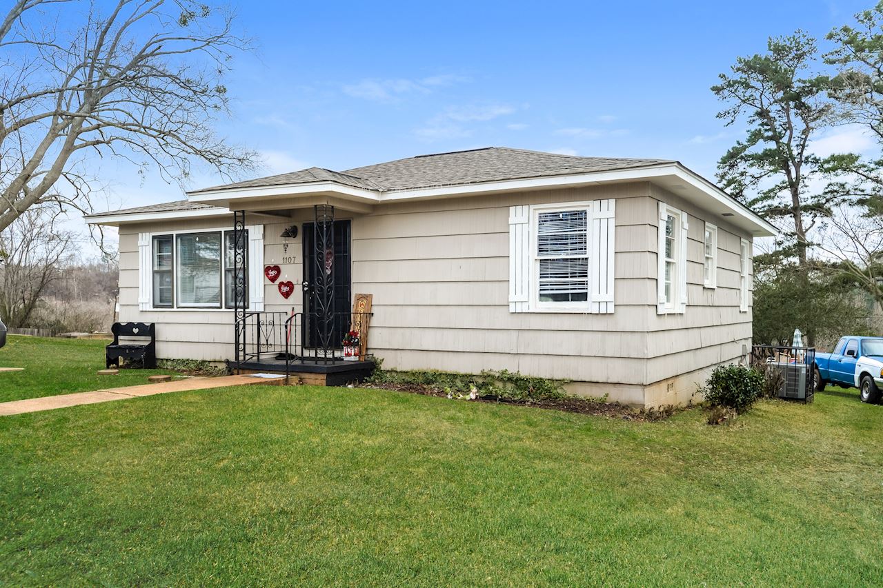 1107 Avenue IBessemer35020, Jefferson