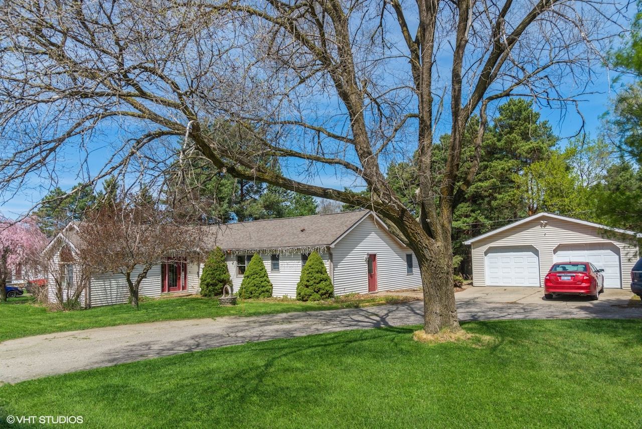 284 W Main StMayville48744, Tuscola