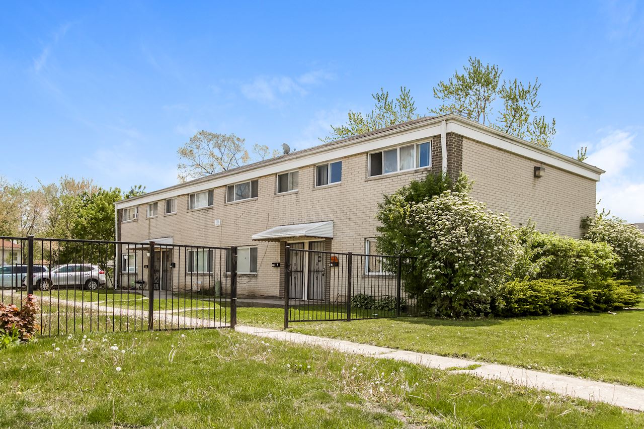 1215 Division StChicago Heights60411, Cook