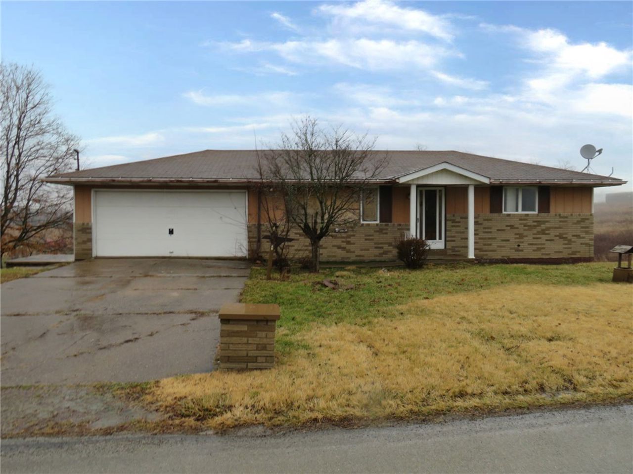 748 Ridge RdBrownsville15417, Washington