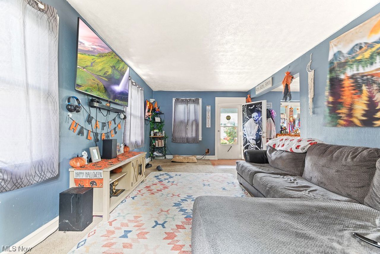 948 Saxon AveAkron44314, Summit