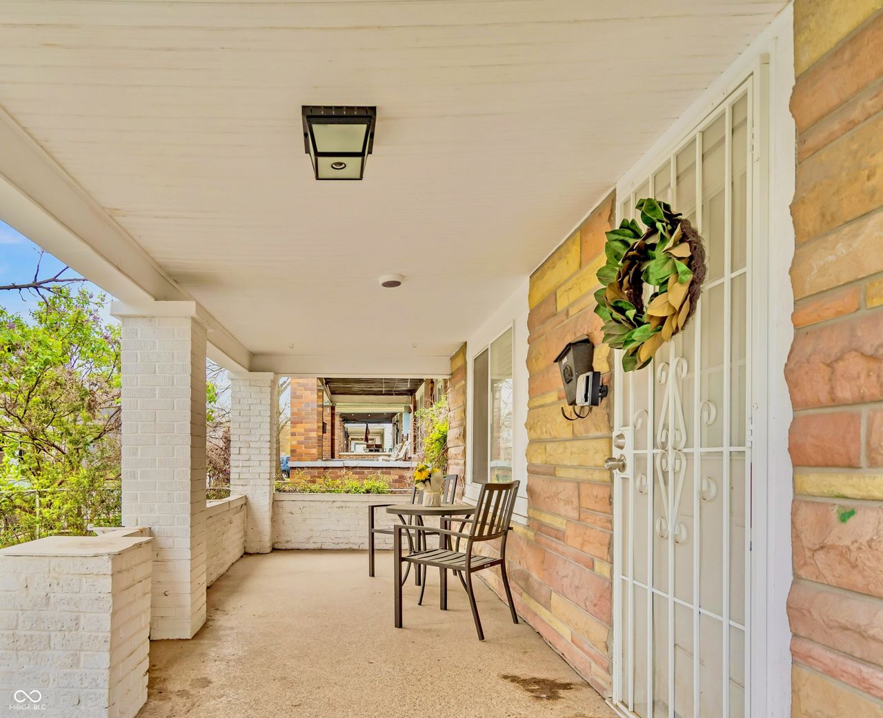 slider image